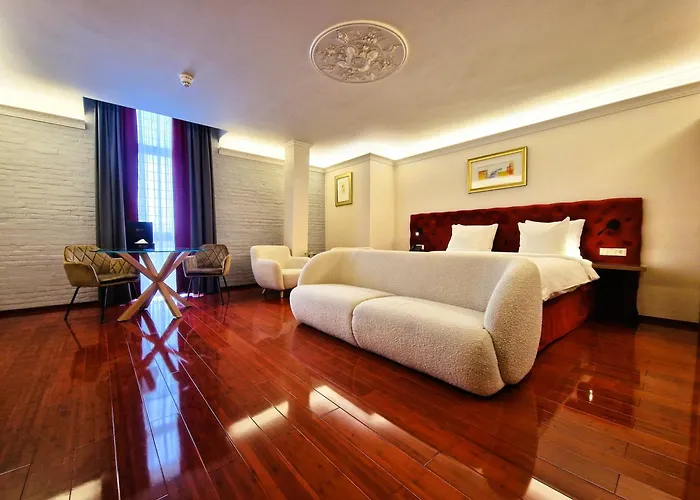 Chasse Hotel Residency